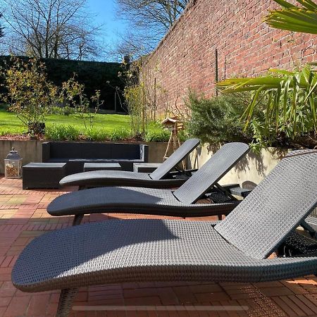 Le Jacuzzi De Marie Ll Apartment Tourcoing Bagian luar foto
