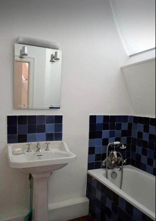 Le Jacuzzi De Marie Ll Apartment Tourcoing Bagian luar foto